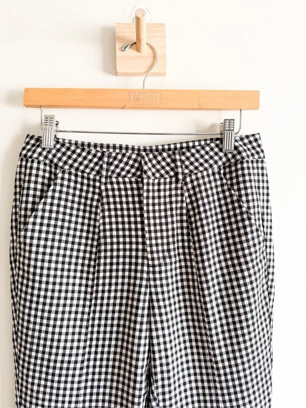 Evereve Black & White Gingham Pants Size S - Image 2