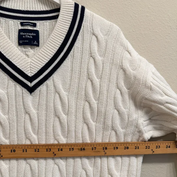 Abercrombie & Fitch Oversized Cable‎ Knit Sweater Women Small V-Neck Fisherman - Image 10