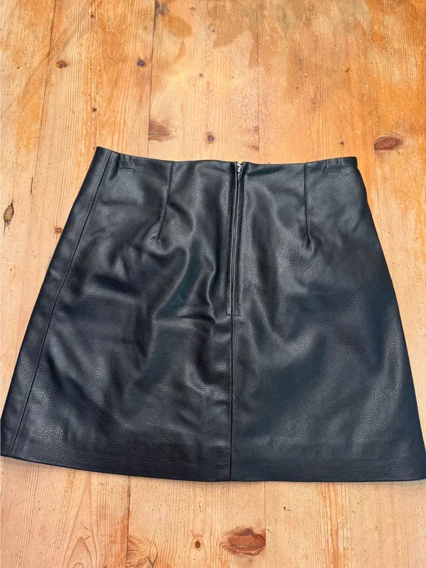 H&M Black Faux Leather Skirt - Image 2