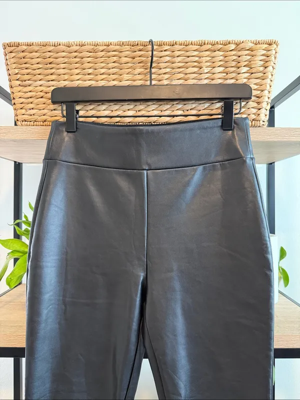 NWT Abercrombie & Fitch High-Rise Black Faux Leather Ankle Skinny Pull On Pant M - Image 3