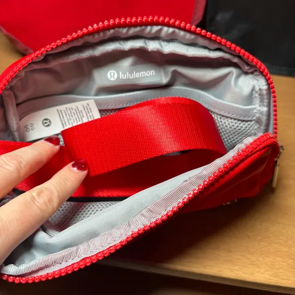 Lululemon Everywhere Belt Bag. Authentic NWT 1L Rare Color: Hot Heat - Image 8