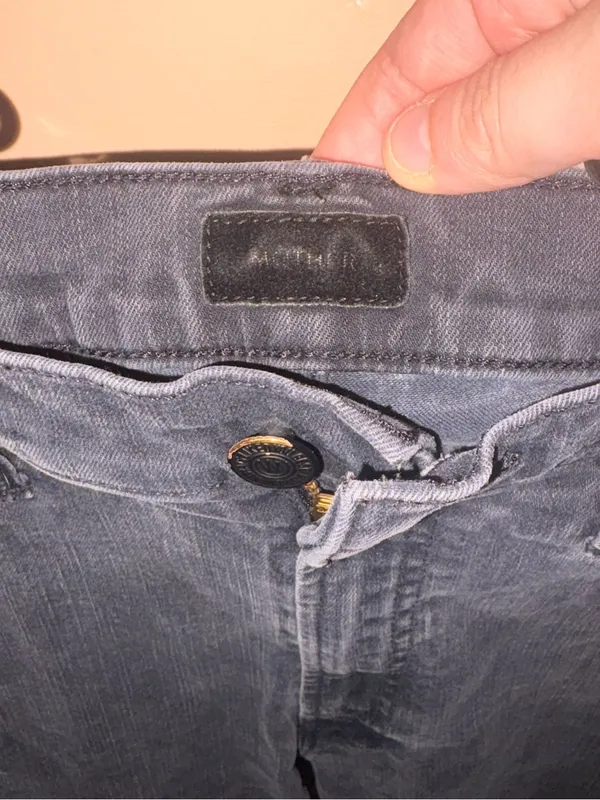 Mother Hustler Ankle Fray Jeans in Not Guilty - Image 5