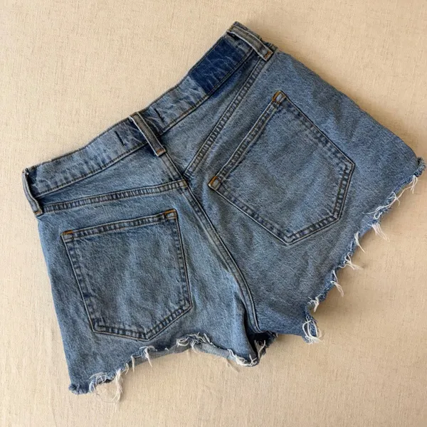 Abercrombie & Fitch Curve Love High Rise Mom Short Denim Distressed Blue Size 26 - Image 6