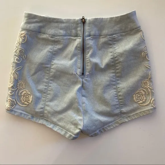 Urban Outfitters Kimchi Blue Embroidered High Waisted Micro‎ Shorts 6 - Image 7
