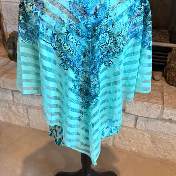 Elegant Blue and Green Striped Blouse - Image 10
