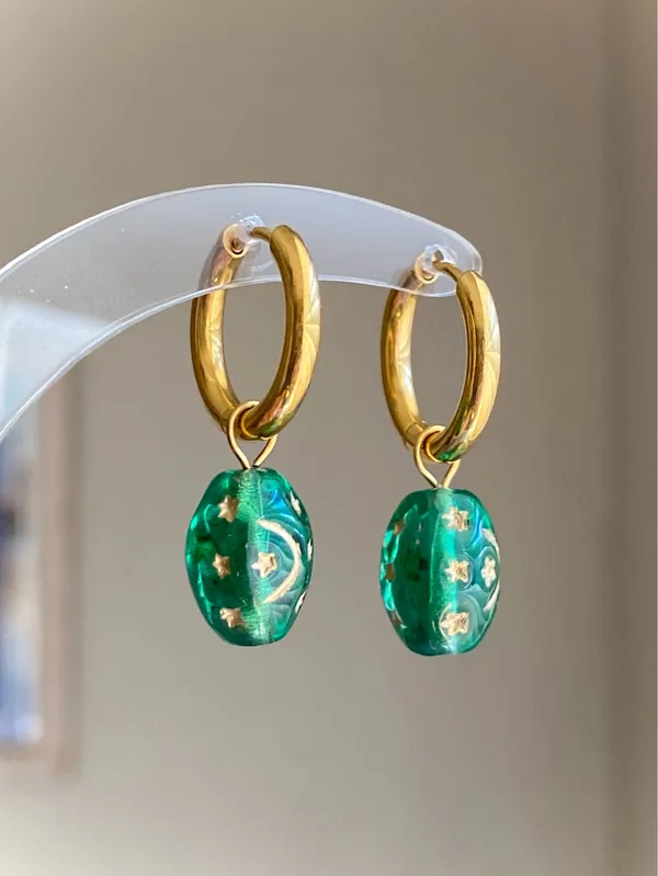 Handmade boho vintage fairy whimsical style quality Czech glass moon/star hoop earrings🌝🌠💚⭐️ - Image 4