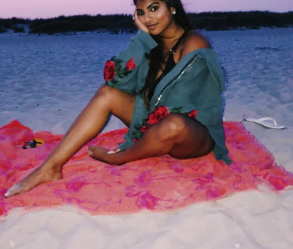 LF Oversized Rose Sweatshirt - Image 2