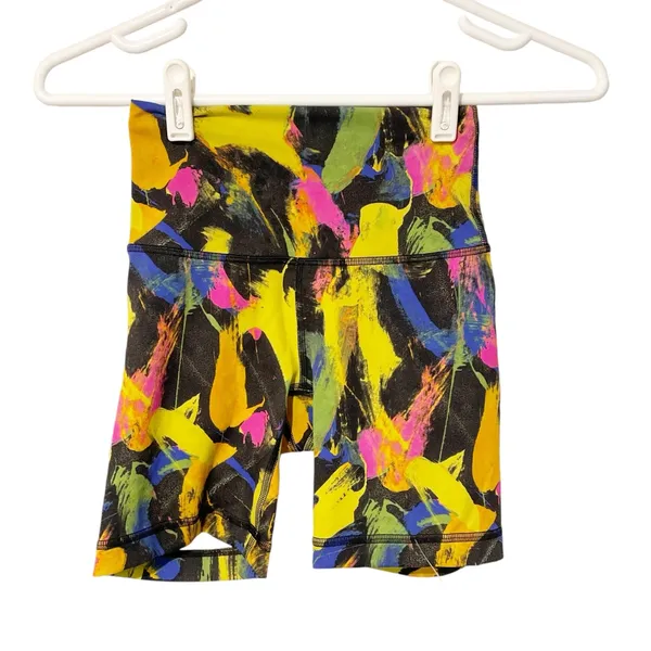 Lululemon Size 2 Wunder Train High-Rise Short 6"‎ Undertone Black Multi Shorts - Image 2