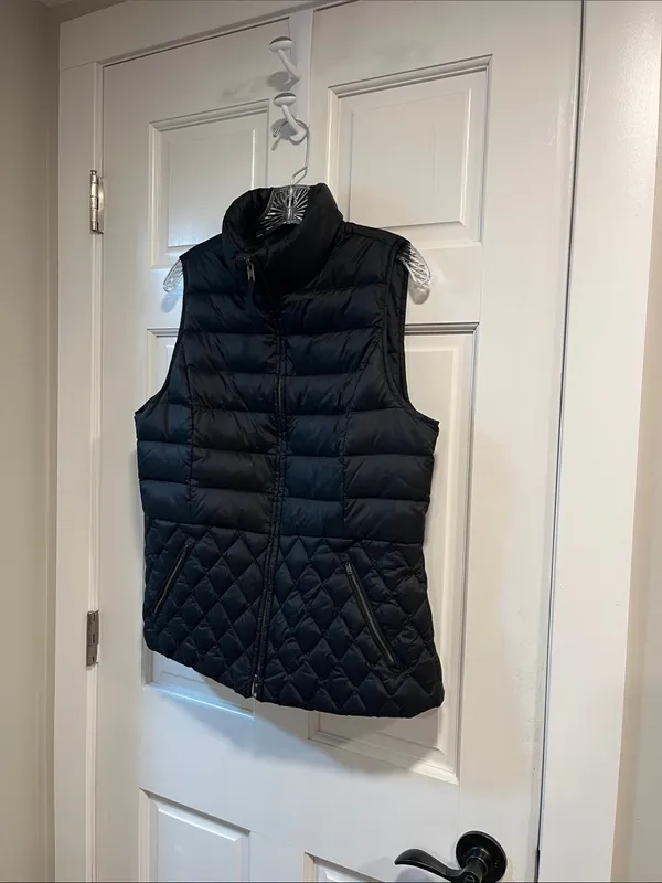 Talbots Down Filled Puffer Vest in Black Size Medium - Image 2