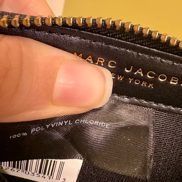 Marc Jacobs Mini Wallet Zip Around Black Saffiano Finish Card Wallet - Image 7