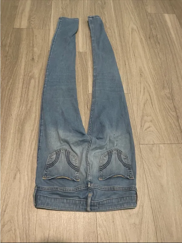 Hollister Light Blue Skinny Jeans for Women - Image 3