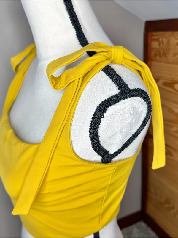 Tiger Mist Kinsley Crop Top Medium M Yellow Gold Square Neck Tie Bow Sleeveless - Image 4