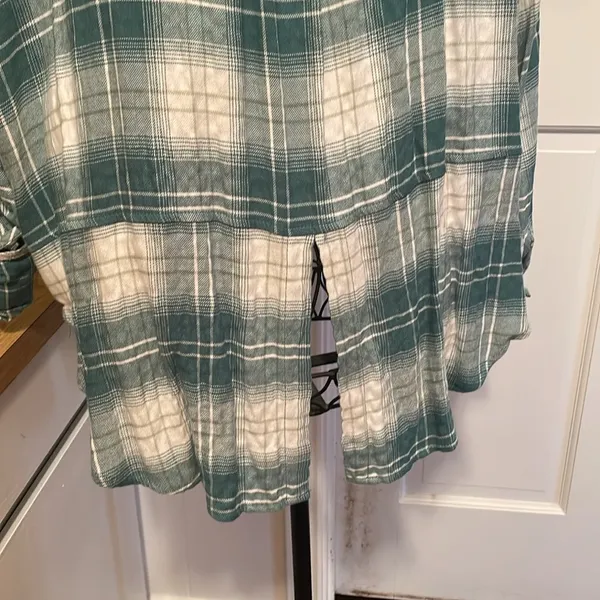 🎪🎪🎪BOGOHO 🎪🎪🎪Cato Plaid Button Up Top - Image 9