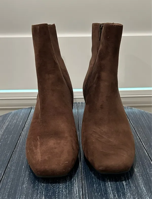 Old Navy Ankle Boots - Image 2