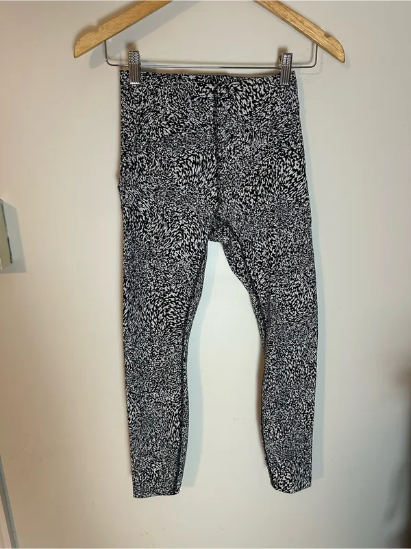 Lululemon InStill High-Rise Tight 25" Warped Grain Alpine White Black - Image 3