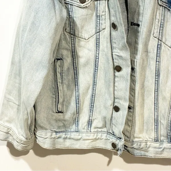 Free People Denim Light Wash Boxy Fit Jean Jacket Size‎ XS - Image 2