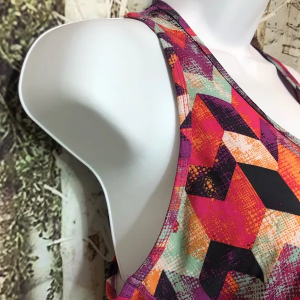 Lukka Chevron print racerback scoop neck workout tank Medium abstract artsy - Image 3