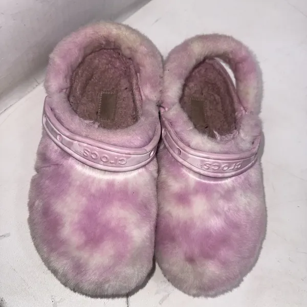 Crocs Classic Fur Sure Slip On Fuzzy Cozy Preppy Pink White Slipper Clogs Size 9 - Image 3