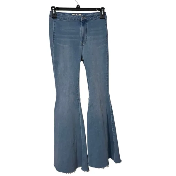 We The Free FP Blue Denim High Rise Float On Flare Jeans Size 27 - Image 3
