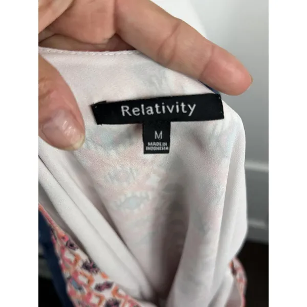 Beautiful Relativity Sleeveless Top Size M - Image 6