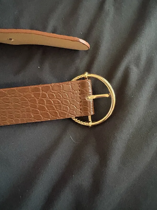 Brown Textured Leather Belt with Gold Round Buckle - Image 2