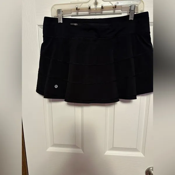 lululemon athletica Classic Black Mini Skirt - Image 3
