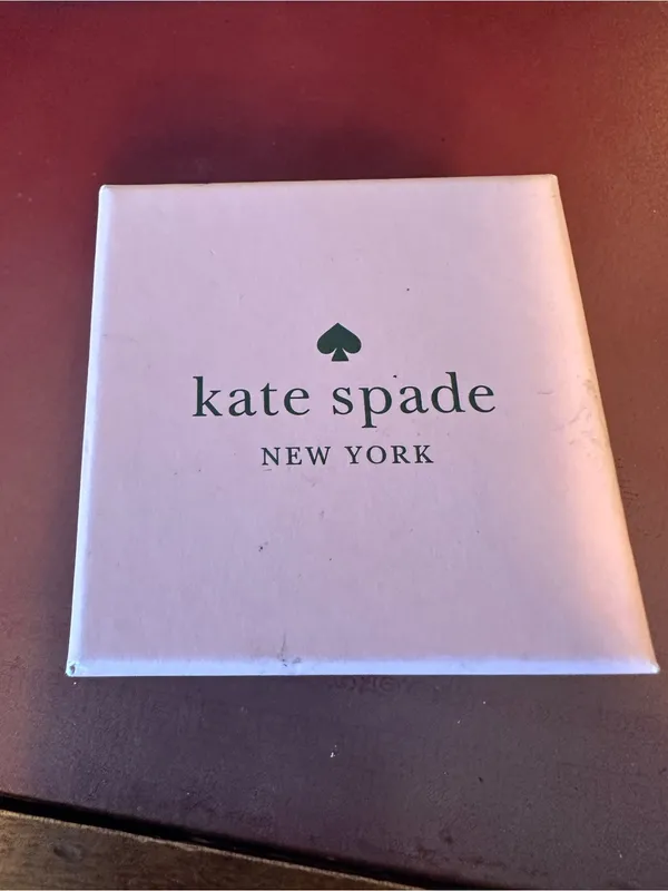 Kate Spade pink sparkley earrings nwt $69 “She Has Spark” in box - Image 4