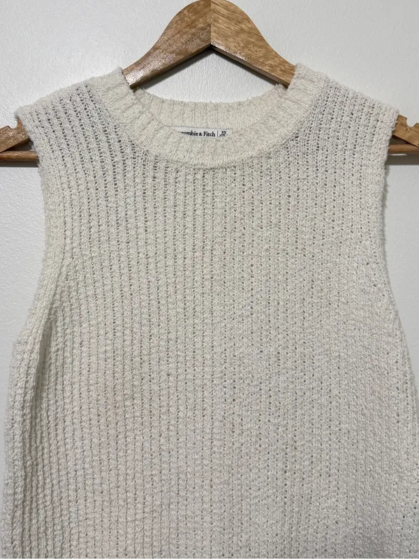 Abercrombie & Fitch Cream Knit Sweater Vest Size XS - Image 4