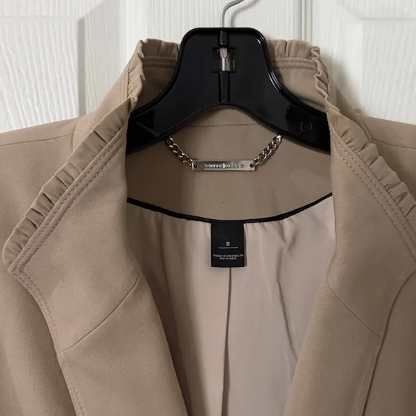 White House Black Market Beige Blazer size 8 ruffle peplum detail - Image 3