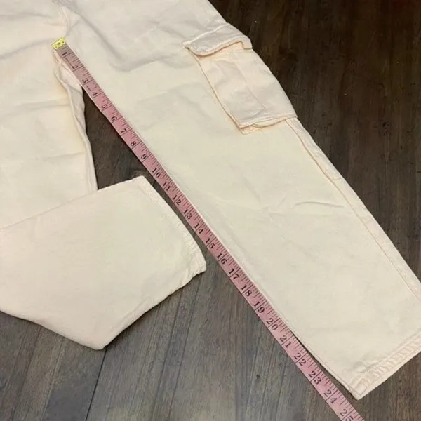 Levi's Loose Cargo Women's Pants - Image 11