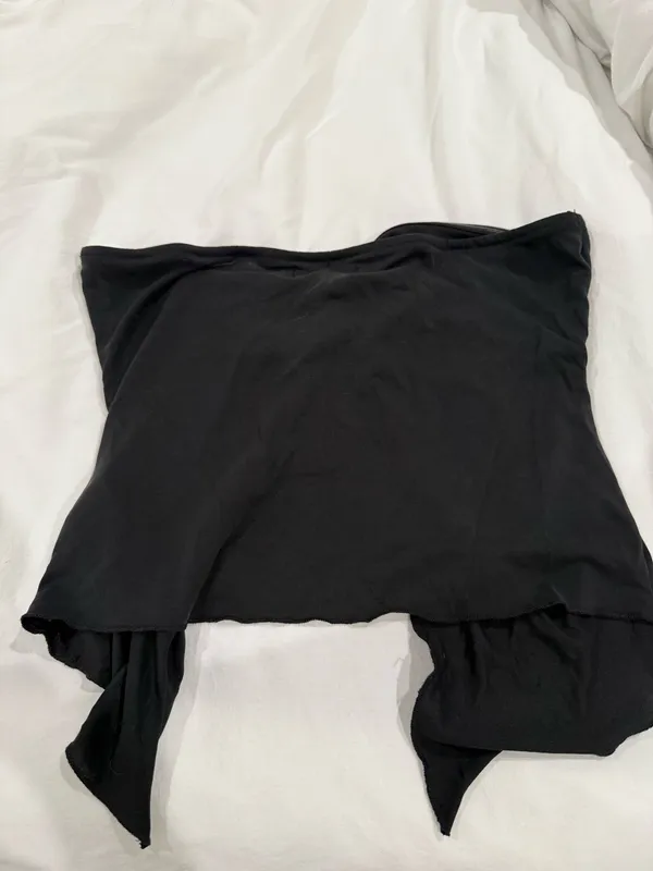 Edikted Twisted Split Front Tube Top - Image 3
