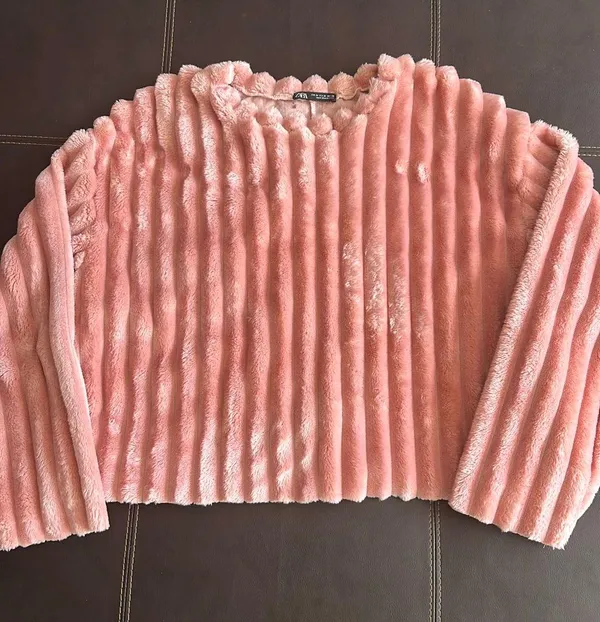 ZARA Sweater Cropped Medium - Image 4