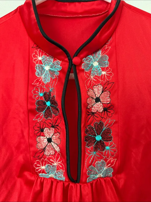 Vintage JCPenney Asian Inspired Red Satin Embroidered Nightgown XS ^ - Image 3