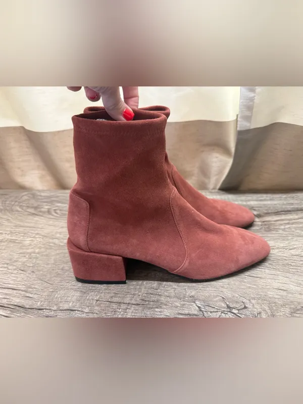 Stuart Weizmann Accordion
Suede Sock Bootie size 9 B - Image 4