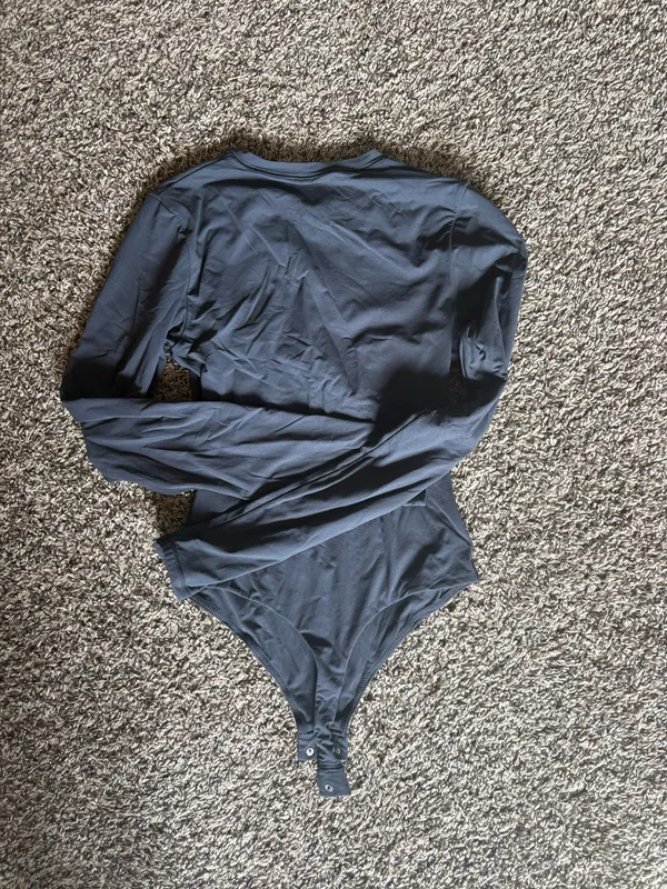 SKIMS Long Sleeve Bodysuit - Image 3