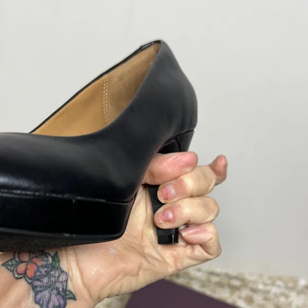 Clarks Women's Classic Black Leather Pumps - Image 15