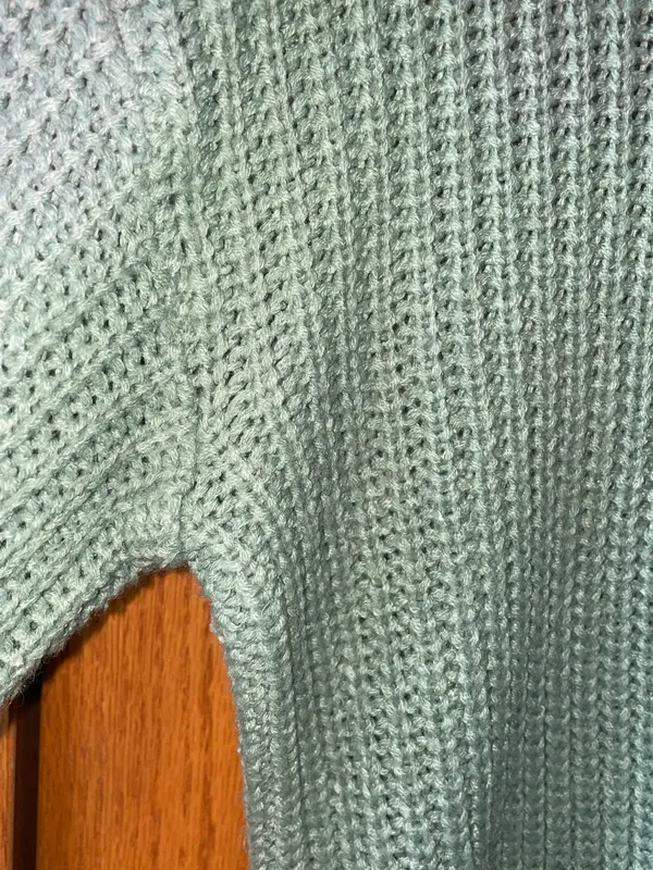 Green Sweater Size M - Image 3