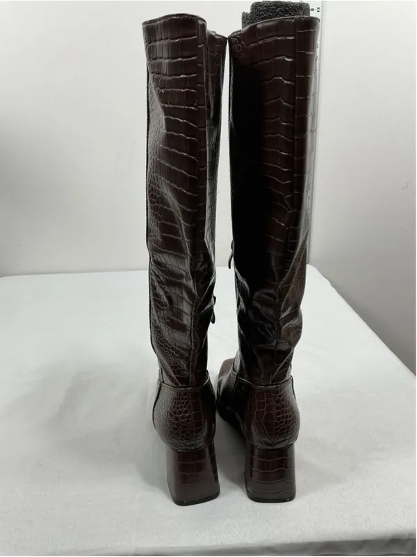 Womans Suedi Knee High Boots Brown Croc Faux Leather 8 Block Heel 1/2 Zip NWOT - Image 4
