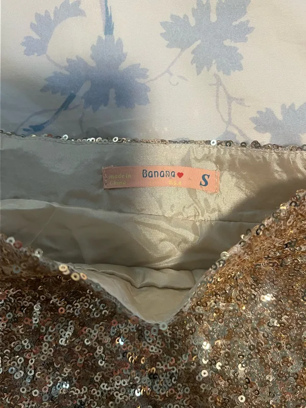 Gold sequin mini skirt - Image 2