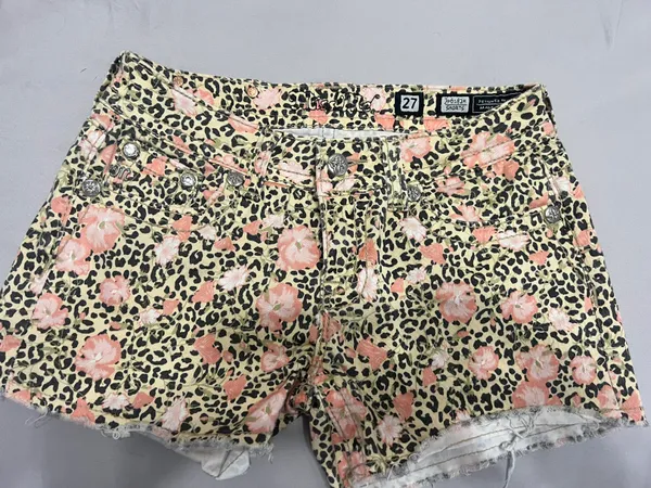 Miss Me brand, leopard and pink shorts - Image 5