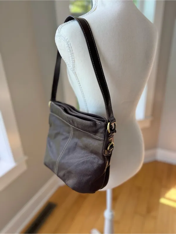 Vintage 90’s Croft & Barrow Brown Leather Shoulder Bag with Contrast Stitching - Image 11