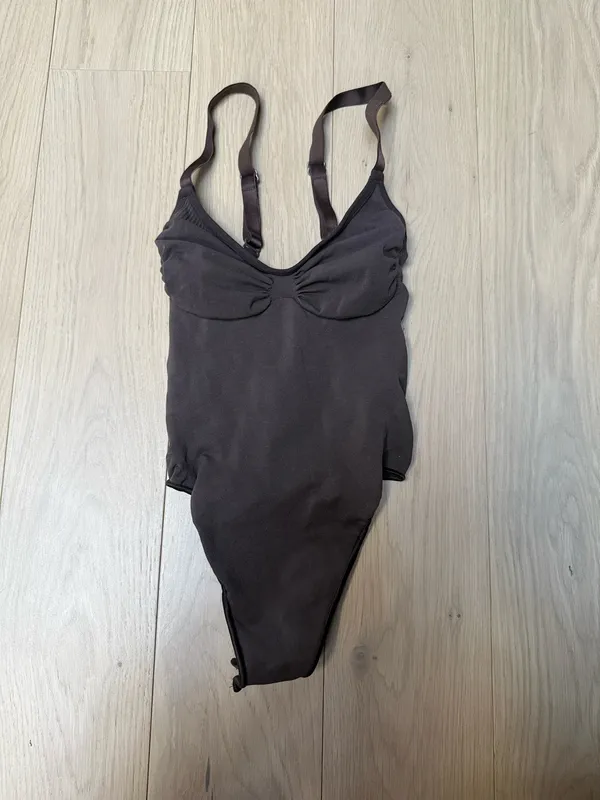 SKIMS Seamless Sculpt Thong Bodysuit - Image 2