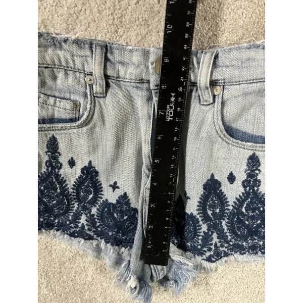 Blank NYC Cutoff Wedge Shorts Women's Sz 24‎ High Rise Distressed Denim Stretch - Image 7