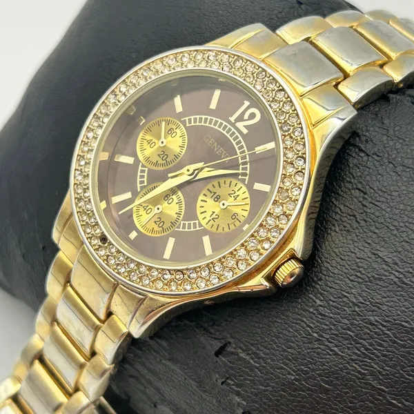 Geneva Gold-tone Crystal Bezel Women’s Watch Working New Battery - Image 2