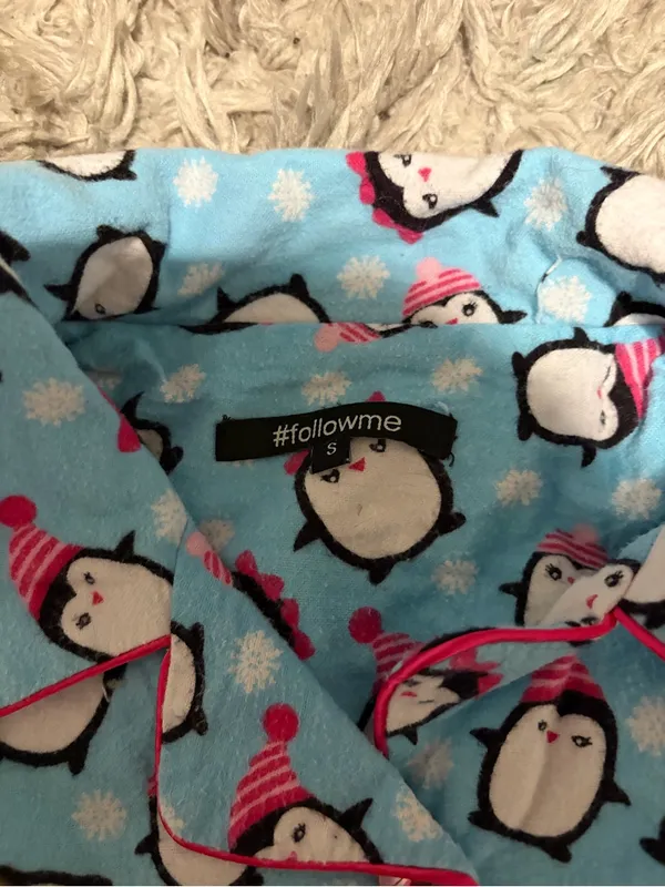 Women’s Light Blue Penguin-Print Pajama Set with Pink Trim - Image 3