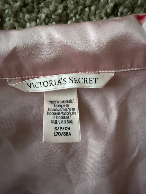 Victorias Secret Satin Pajama Set Pink Hearts - Image 4
