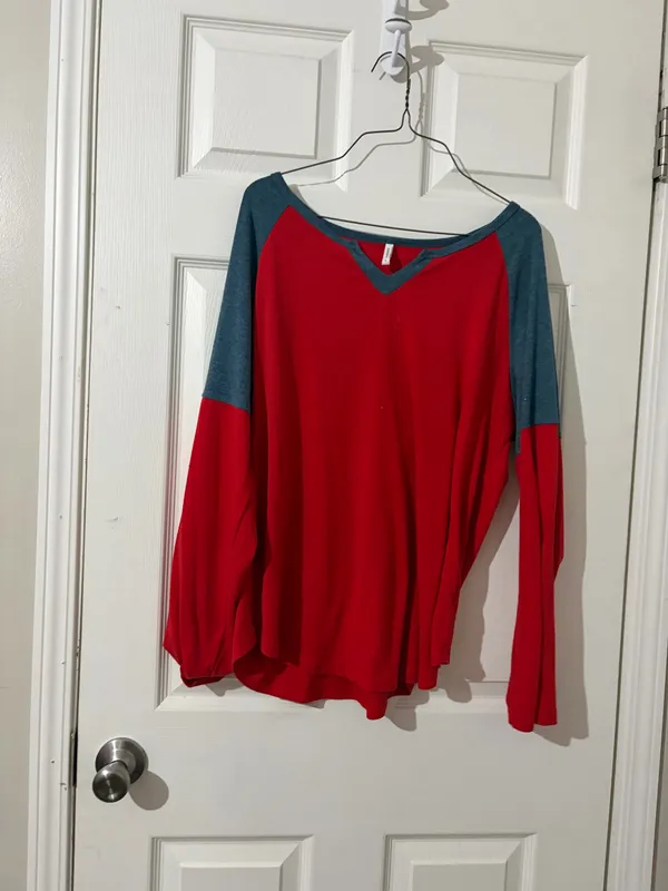 Alegria Red long sleeve - Image 2
