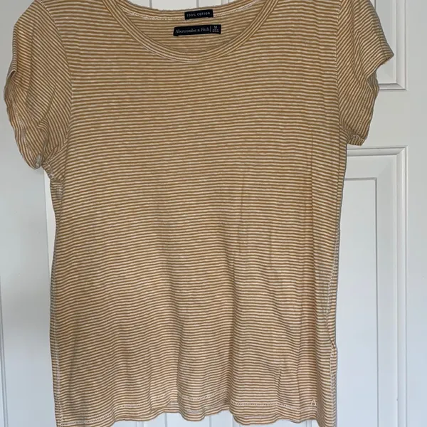 Abercrombie & Fitch tee - Image 2