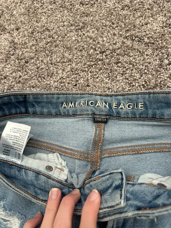 American Eagle Mom Jeans - Image 3