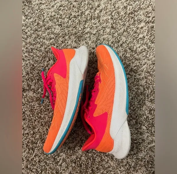 New Balance Tennis Shoes Women’s 8 - Image 3